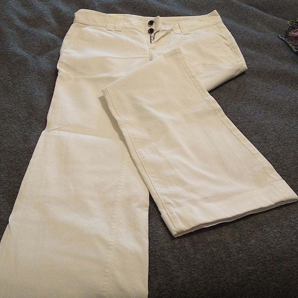 White denim jeans
